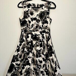 H&M Black & White Floral Fit & Flare Dress Size 6